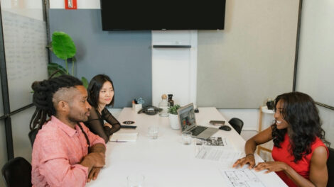 Top 5 Benefits of Outsourcing for Multinational Companies
